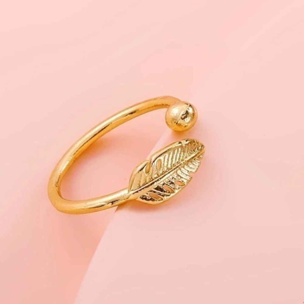 Leaf Toe Ring Golden Adjustable Cuff - Picture 3 of 7